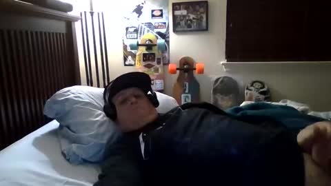 Snapshot of panos678442 chatting on December 2, 9:02 am panos online show from December 2, 9:02 am