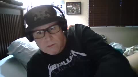 Snapshot of panos678442 chatting on December 2, 1:02 pm panos online show from December 2, 1:02 pm