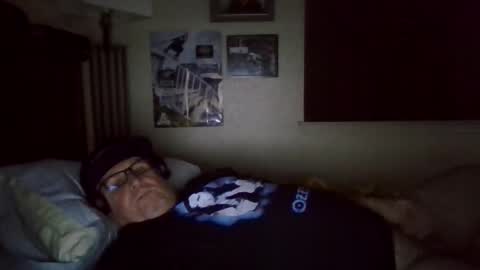 Snapshot of panos678442 chatting on February 17, 5:37 am panos online show from February 17, 5:37 am