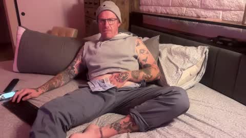 Red online show from September 10, 12:05 pm