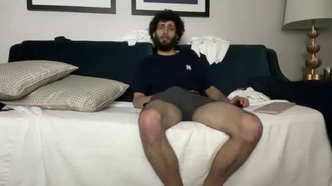 PantsLessTraveler online show from October 28, 8:51 am