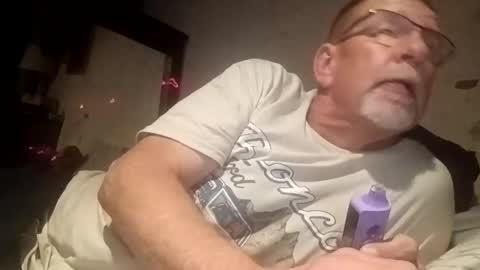 a online show from October 25, 9:06 am