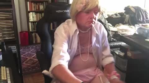 Snapshot of pantyvloletlace chatting on December 14, 7:25 pm Pantyvioletlace online show from December 14, 7:25 pm