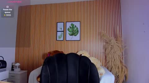 paola online show from November 14, 12:42 am