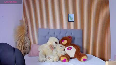 paola online show from February 14, 12:07 am