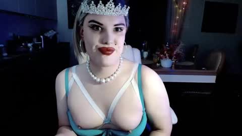 Snapshot of paoladoll chatting on October 19, 1:12 pm Sarina Williams online show from October 19, 1:12 pm