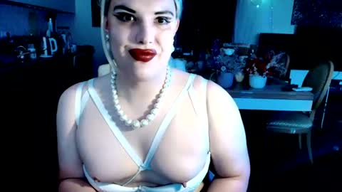 Sarina Williams online show from June 15, 8:16 am