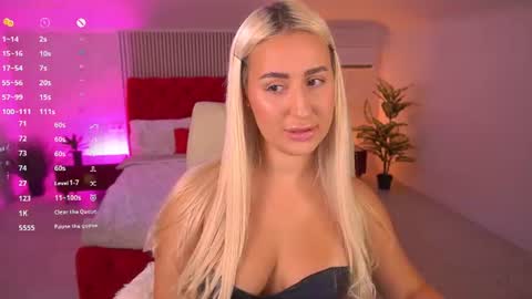 Snapshot of paolamola chatting on July 25, 2:14 pm Lia online show from July 25, 2:14 pm