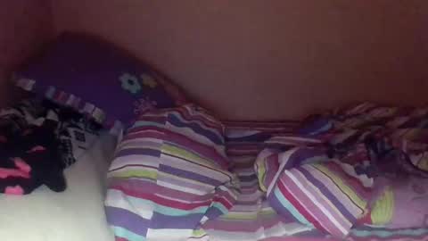 paolamz10 online show from December 4, 5:17 am