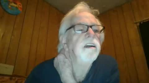 Snapshot of papajb70 chatting on February 2, 3:05 am papajb70 online show from February 2, 3:05 am