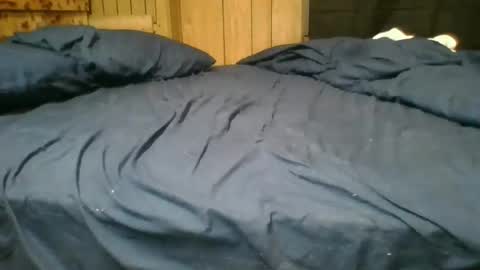 Snapshot of papajb70 chatting on February 22, 2:45 am papajb70 online show from February 22, 2:45 am