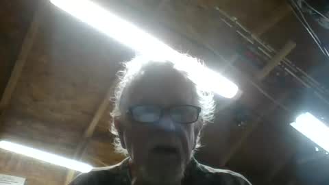 Snapshot of papajb70 chatting on August 3, 3:27 am papajb70 online show from August 3, 3:27 am