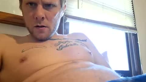 papapfouts online show from April 7, 9:48 pm