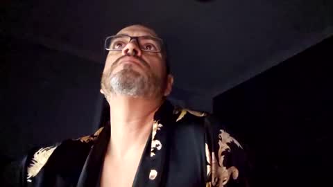 Snapshot of papi1979 chatting on December 31, 3:45 am Papi online show from December 31, 3:45 am