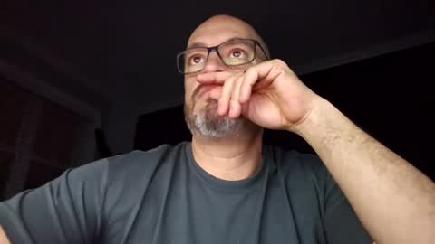 Snapshot of papi1979 chatting on January 17, 2:50 am Papi online show from January 17, 2:50 am