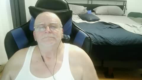 papilly online show from April 12, 10:48 pm