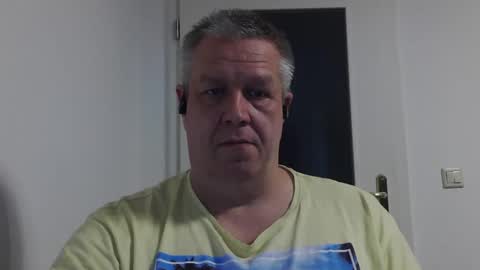 Snapshot of para3214 chatting on October 11, 2:04 pm para3214 online show from October 11, 2:04 pm