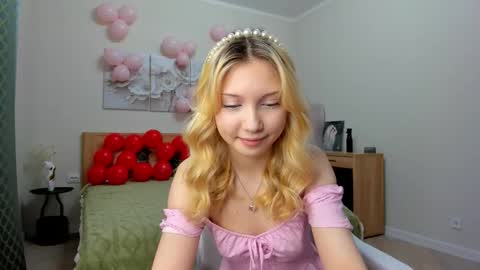 Snapshot of paradi_se chatting on February 14, 8:44 am Melena online show from February 14, 8:44 am