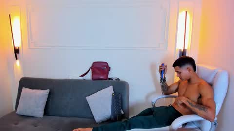 Ryan And Casper online show from January 15, 7:50 pm