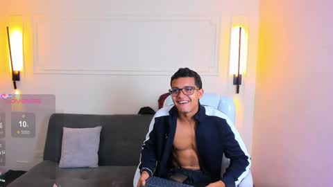 Ryan And Casper online show from April 17, 2:31 pm