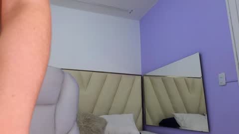 Amy and my doll online show from December 17, 4:56 am