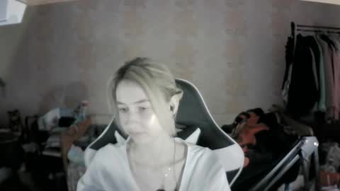 Snapshot of paradise_shade chatting on November 29, 9:45 am paradise_shade online show from November 29, 9:45 am