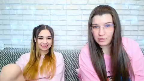 paradisexparadisex online show from February 6, 8:18 am