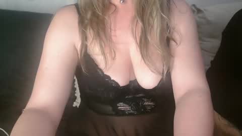 parejitahot30 online show from March 5, 11:34 pm