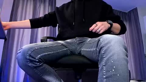 Paris online show from April 12, 9:14 am