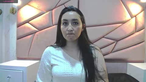 Snapshot of paris_love19 chatting on November 26, 8:15 am kitty online show from November 26, 8:15 am