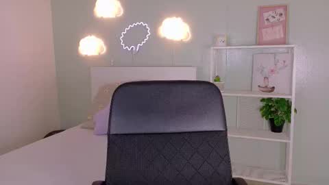 Snapshot of parisfox_ chatting on November 29, 8:34 pm PARIS online show from November 29, 8:34 pm