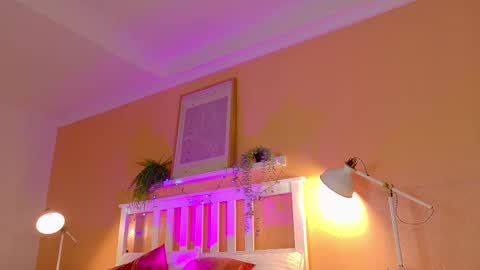 Snapshot of parisfox_ chatting on December 16, 9:42 pm PARIS online show from December 16, 9:42 pm