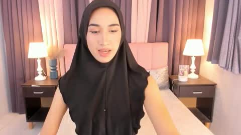 Snapshot of parismilker chatting on February 1, 12:59 pm parismilker online show from February 1, 12:59 pm