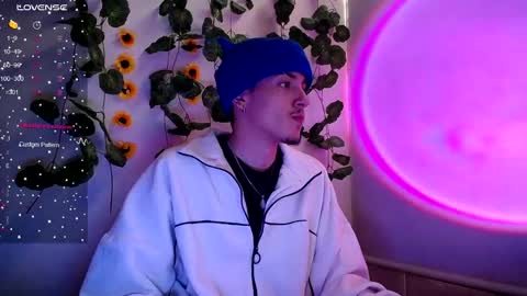 parker_222 online show from September 28, 9:42 pm