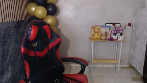 Snapshot of parkseo_yeon chatting on November 24, 4:01 am HENRY online show from November 24, 4:01 am