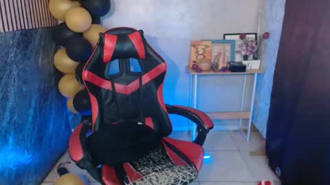 HENRY online show from December 18, 7:42 pm