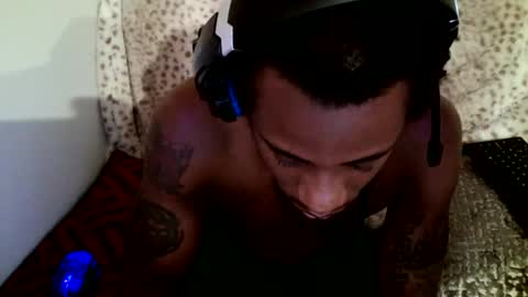 Snapshot of parlaytellio chatting on December 10, 2:59 am Parlay Tellio online show from December 10, 2:59 am