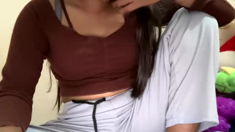 parneetu_642 online show from March 10, 7:13 am