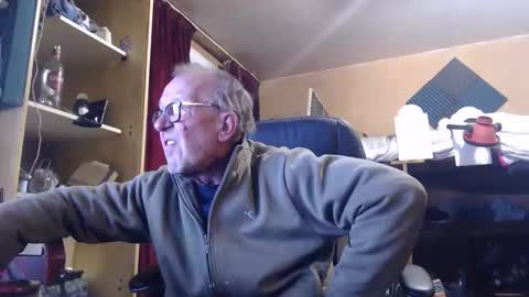 Snapshot of pascal88881 chatting on October 16, 7:53 am pascal88881 online show from October 16, 7:53 am