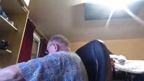 Snapshot of pascal88881 chatting on October 28, 10:52 am pascal88881 online show from October 28, 10:52 am