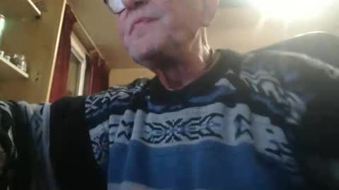 Snapshot of pascal88881 chatting on December 17, 11:27 am pascal88881 online show from December 17, 11:27 am