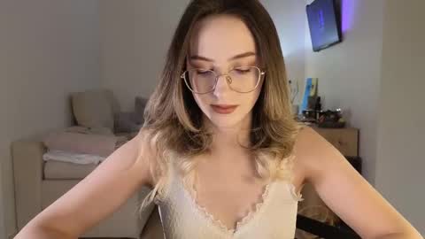 Anna online show from February 18, 9:22 pm