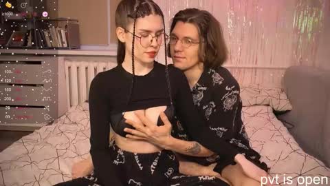 Snapshot of passiondesire_ chatting on February 27, 3:23 pm Zoe online show from February 27, 3:23 pm