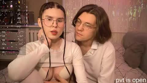 Snapshot of passiondesire_ chatting on March 1, 3:03 pm Zoe online show from March 1, 3:03 pm