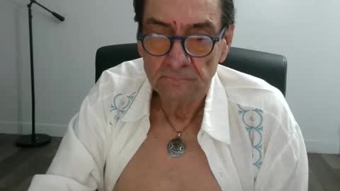 Bob online show from November 17, 3:29 pm