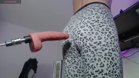 Snapshot of patandpat22 chatting on January 8, 12:18 pm patandpat22 online show from January 8, 12:18 pm