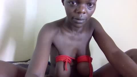 patite_lov online show from January 7, 3:25 pm