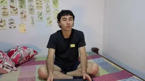 patri_ck_villa online show from April 17, 4:32 pm