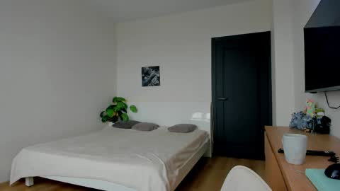 patricia_bloom online show from April 12, 3:55 am