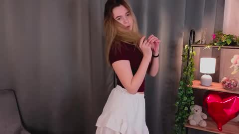 Snapshot of patriciamitchell_ chatting on February 21, 11:00 am Mia online show from February 21, 11:00 am